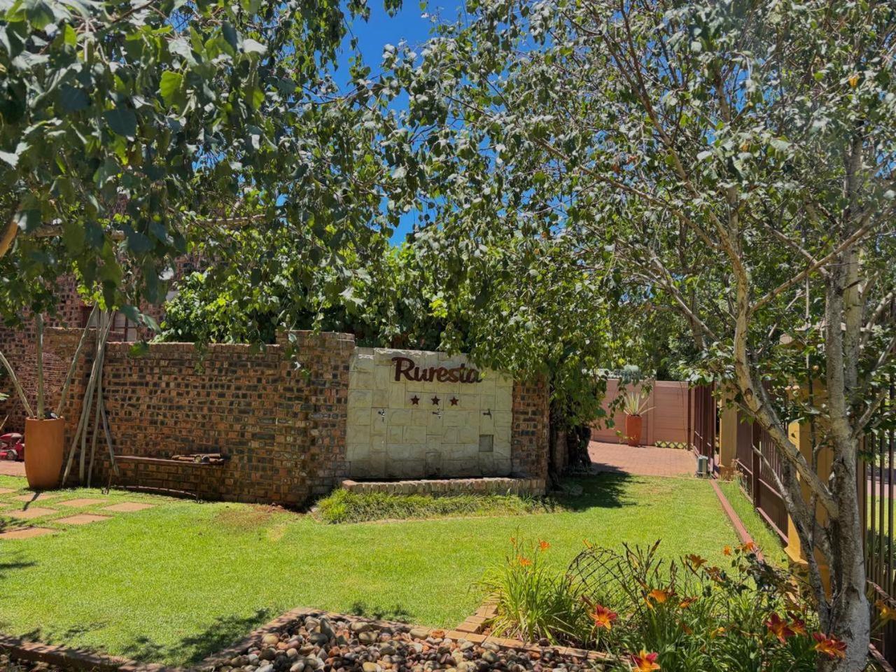 Ruresta Guesthouse Bloemfontein Buitenkant foto